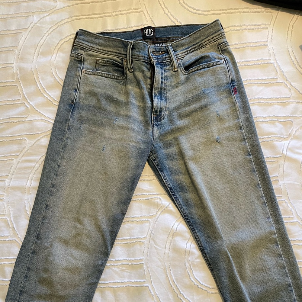 BDG light wash skinny stretch jeans in great condition, size 31/32